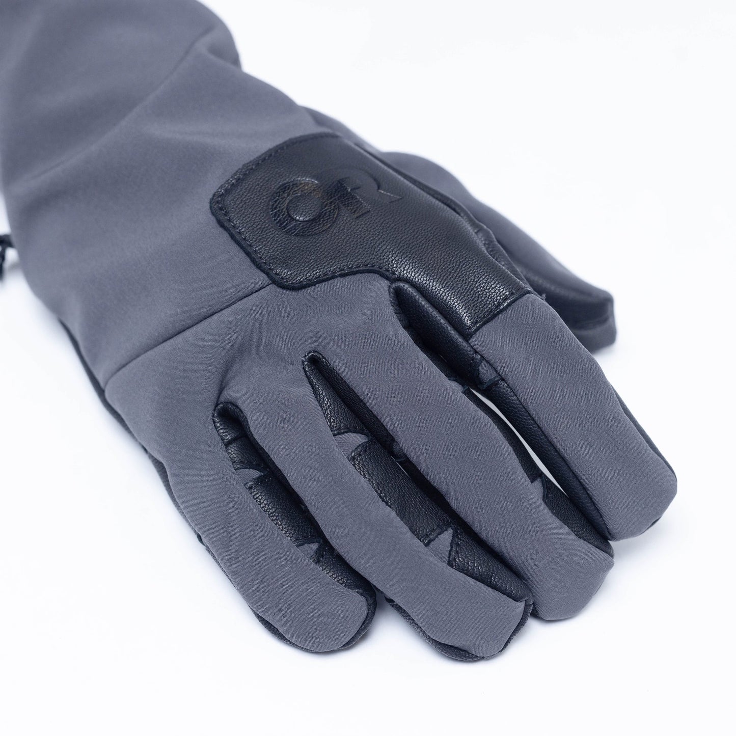 close up picture stormtracker glove black and grey