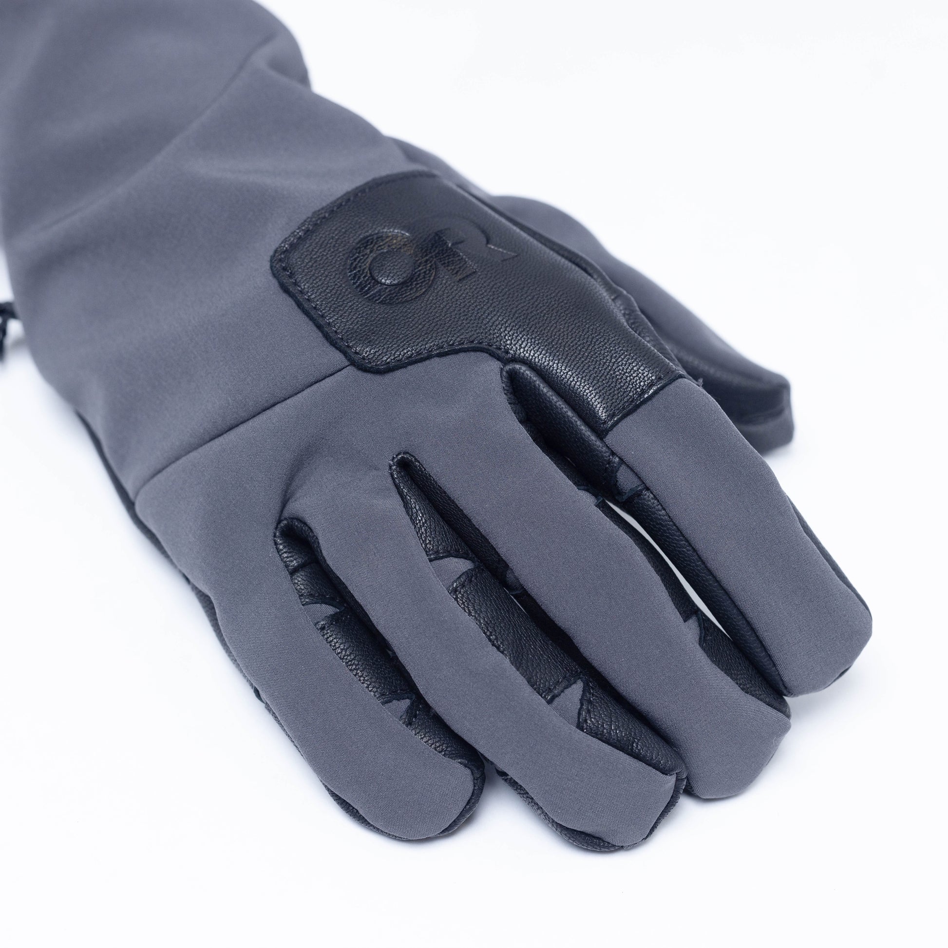 close up picture stormtracker glove black and grey